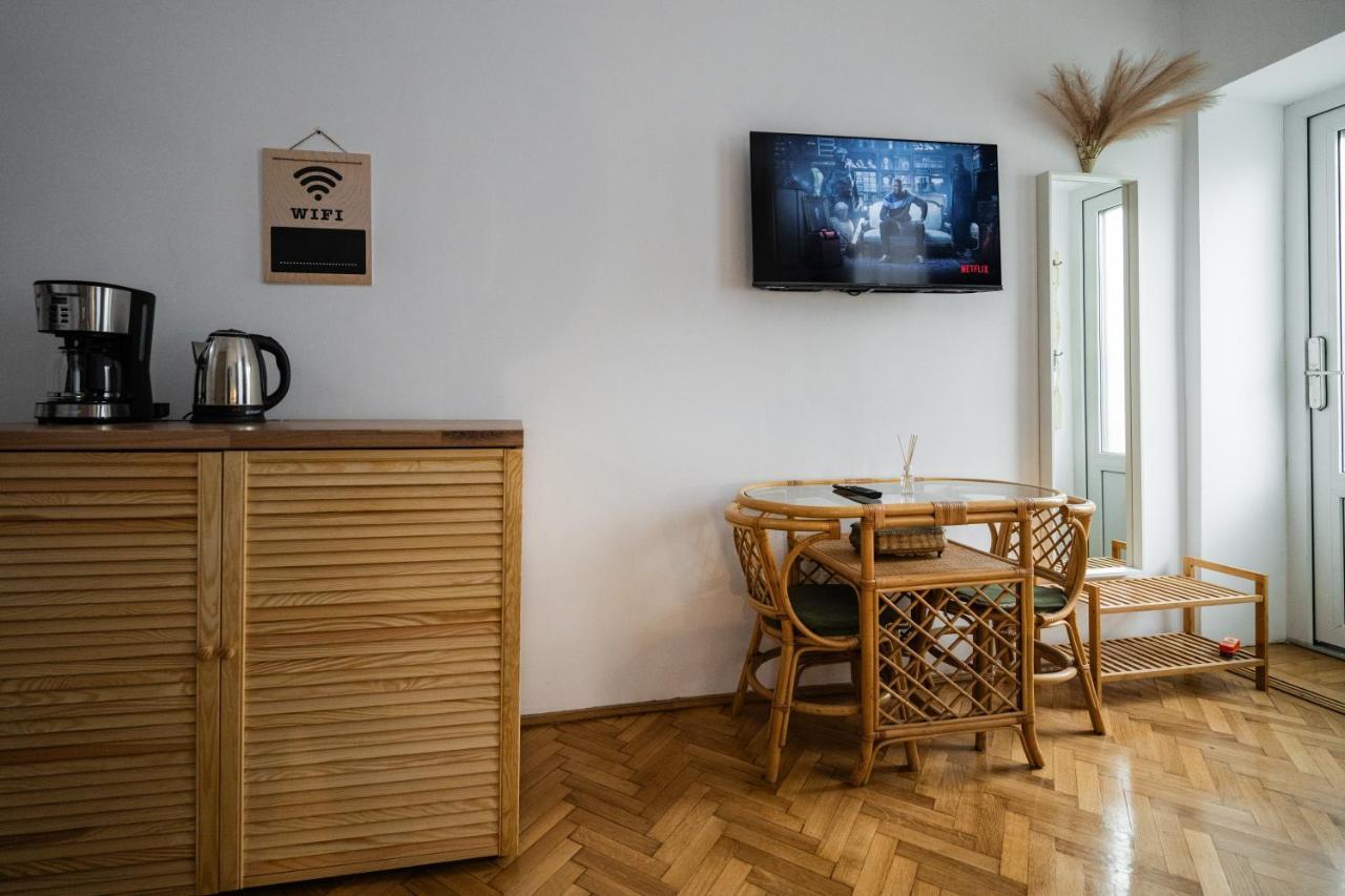 Casa Basarab Brasov Hotell Exteriör bild